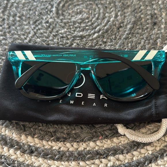 Blenders Polarized Sunglasses - Picture 3 of 7